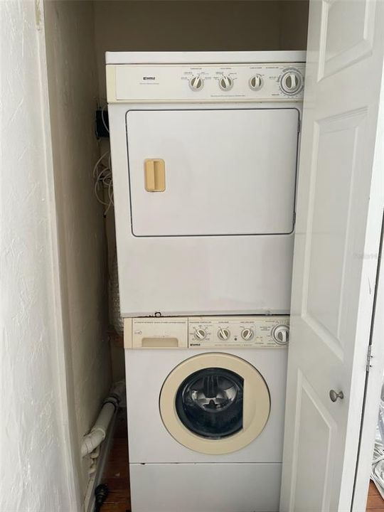 For Rent: $1,995 (1 beds, 1 baths, 740 Square Feet)