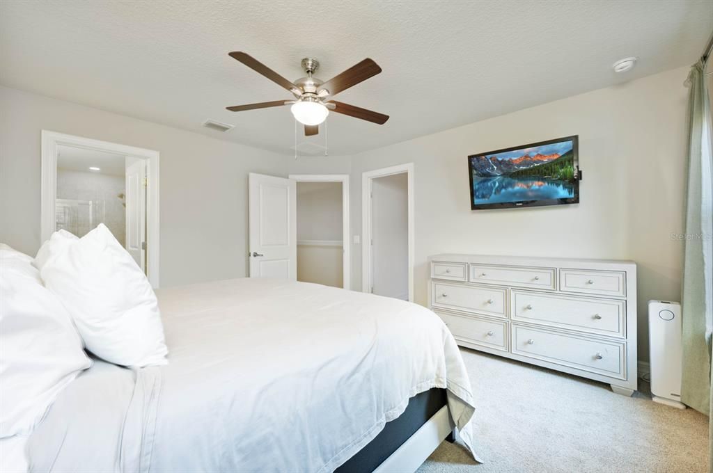 For Sale: $370,000 (2 beds, 2 baths, 1456 Square Feet)