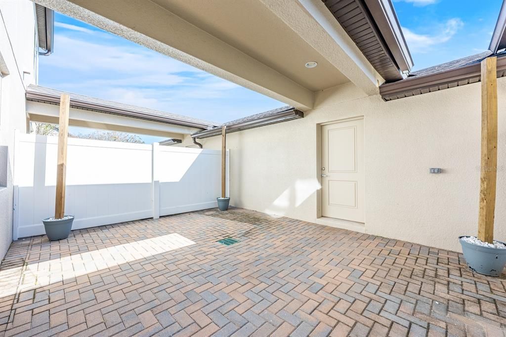 For Sale: $370,000 (2 beds, 2 baths, 1456 Square Feet)