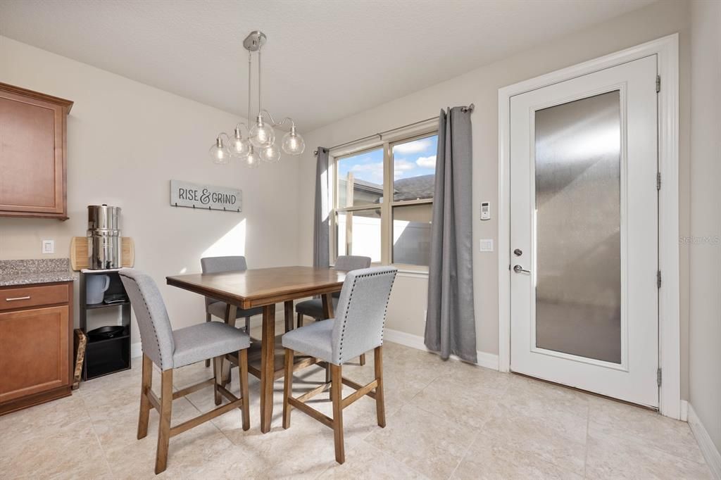 For Sale: $370,000 (2 beds, 2 baths, 1456 Square Feet)