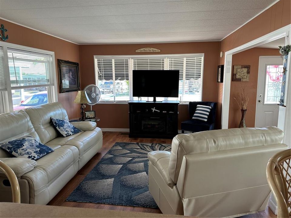 En Venta: $99,000 (2 camas, 1 baños, 880 Pies cuadrados)