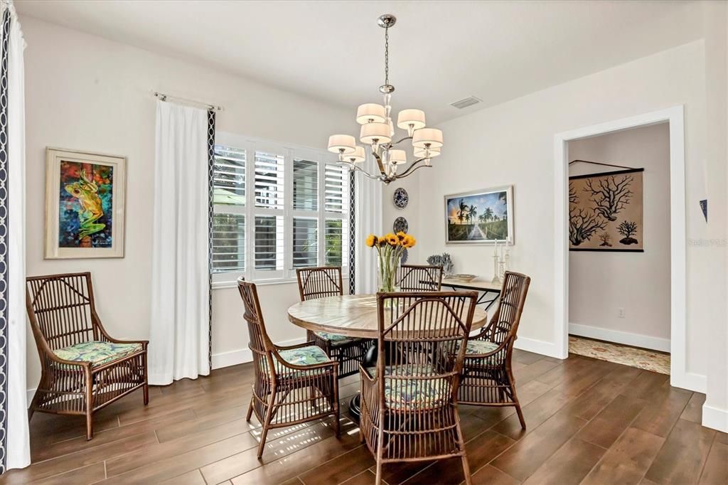 На продажу: $769,900 (4 спален, 2 ванн, 2314 Квадратных фут)