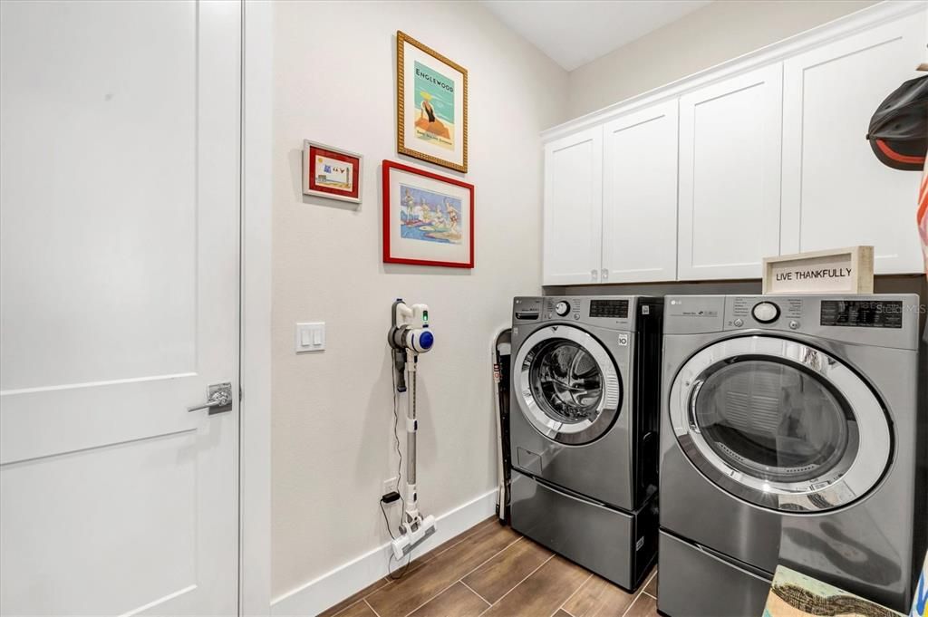 На продажу: $769,900 (4 спален, 2 ванн, 2314 Квадратных фут)