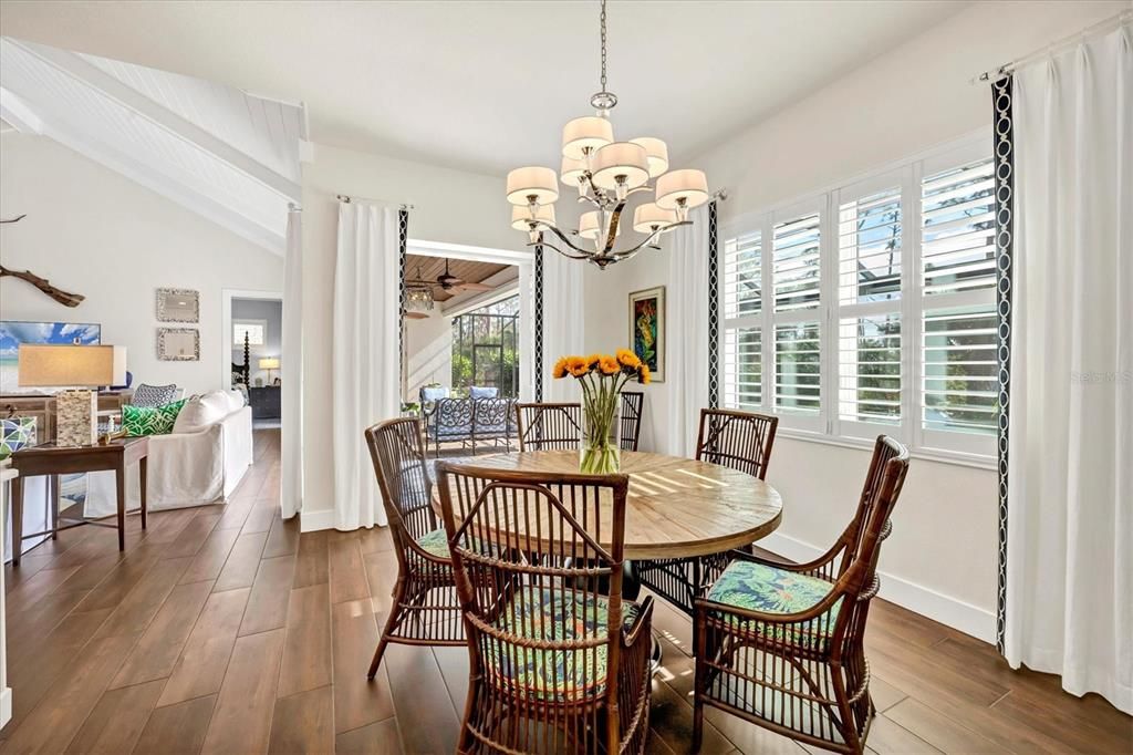 На продажу: $769,900 (4 спален, 2 ванн, 2314 Квадратных фут)