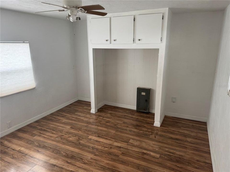 На продажу: $175,000 (2 спален, 1 ванн, 672 Квадратных фут)