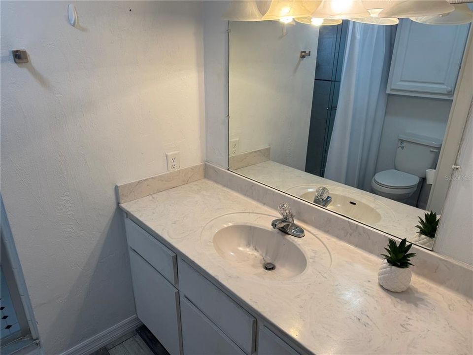 На продажу: $175,000 (2 спален, 1 ванн, 672 Квадратных фут)