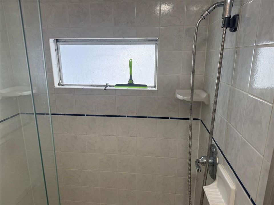 На продажу: $175,000 (2 спален, 1 ванн, 672 Квадратных фут)