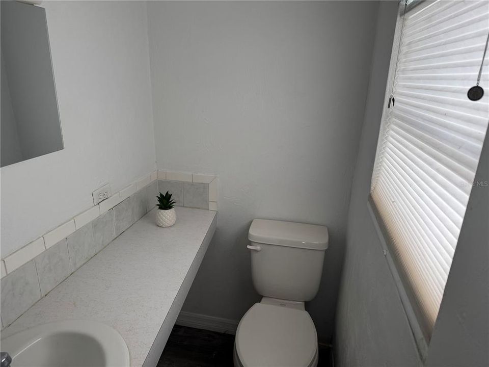 На продажу: $175,000 (2 спален, 1 ванн, 672 Квадратных фут)