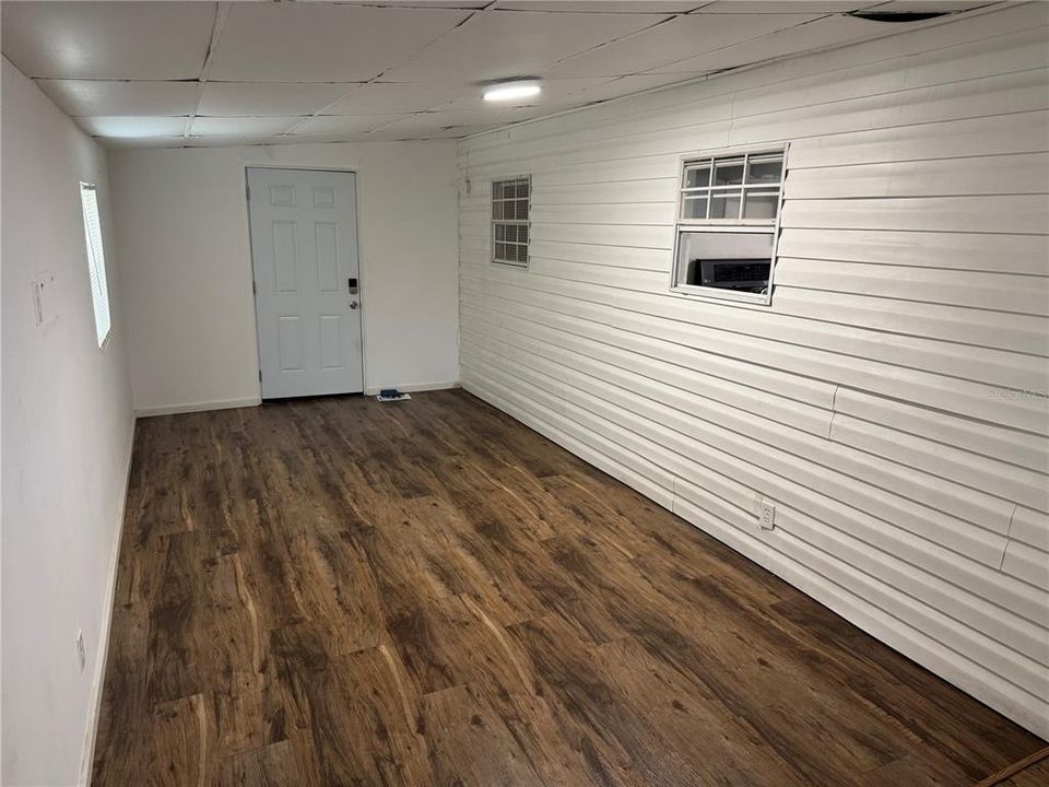 На продажу: $175,000 (2 спален, 1 ванн, 672 Квадратных фут)