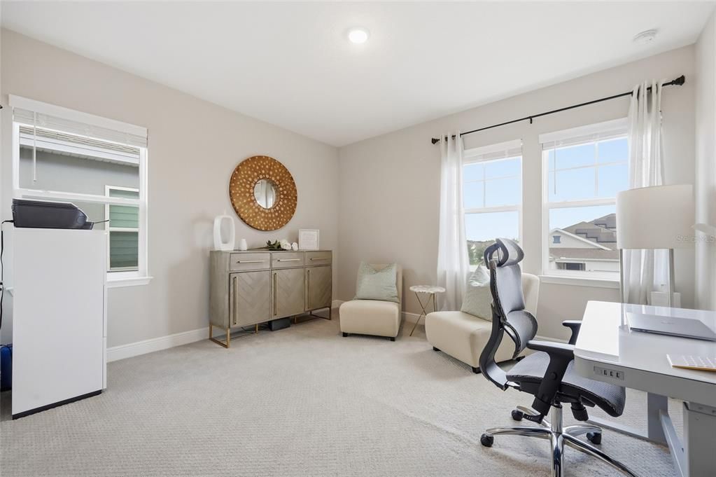 На продажу: $900,000 (7 спален, 4 ванн, 4720 Квадратных фут)