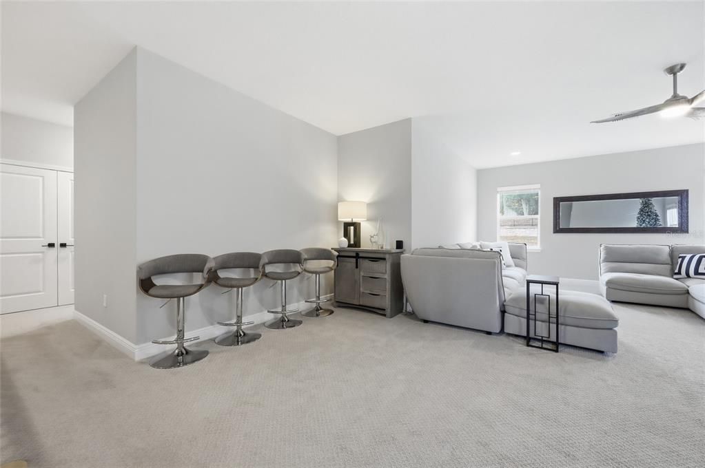 На продажу: $900,000 (7 спален, 4 ванн, 4720 Квадратных фут)