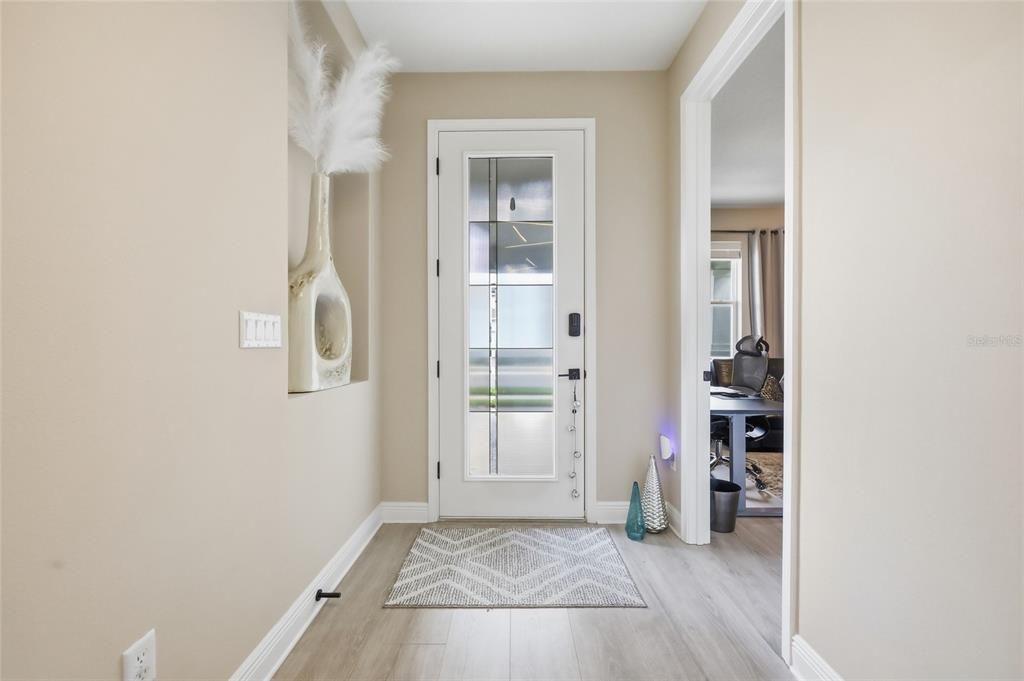 На продажу: $900,000 (7 спален, 4 ванн, 4720 Квадратных фут)