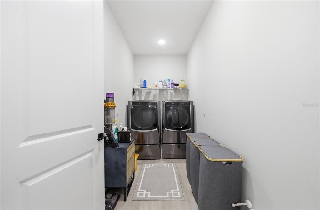 На продажу: $900,000 (7 спален, 4 ванн, 4720 Квадратных фут)