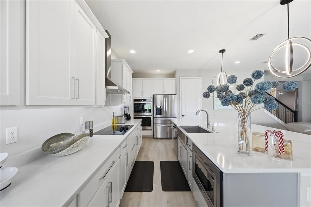 На продажу: $900,000 (7 спален, 4 ванн, 4720 Квадратных фут)