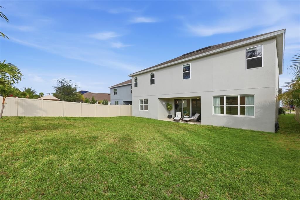 На продажу: $900,000 (7 спален, 4 ванн, 4720 Квадратных фут)