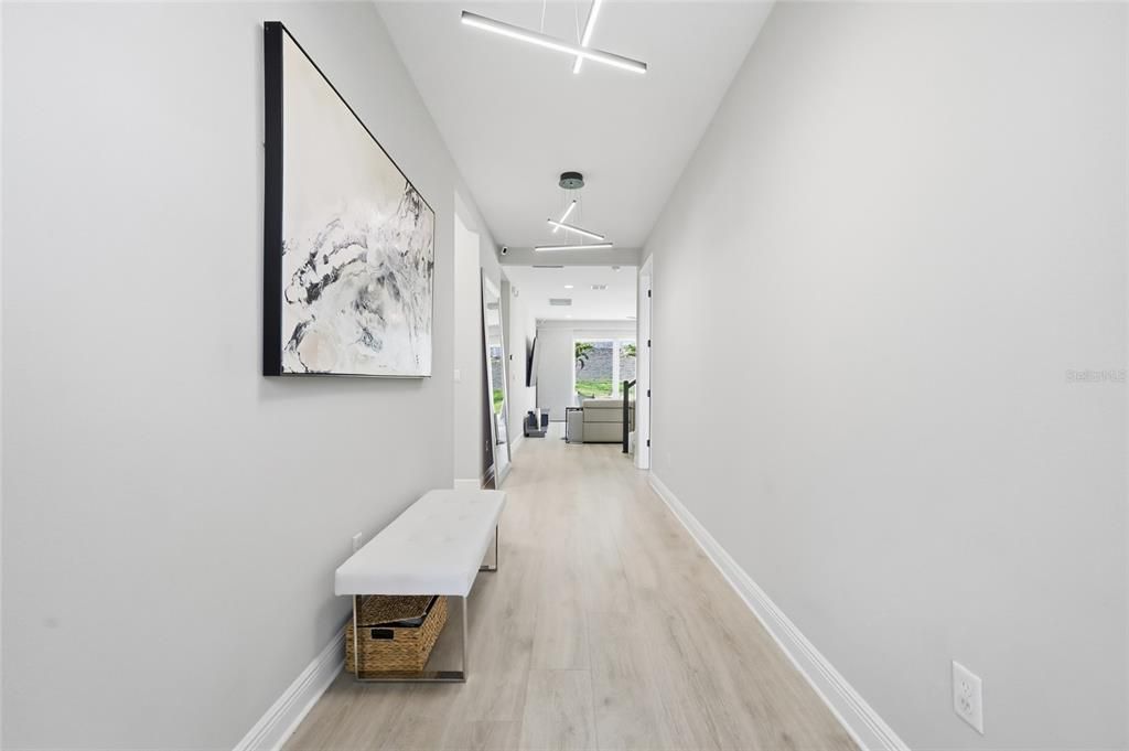 На продажу: $900,000 (7 спален, 4 ванн, 4720 Квадратных фут)