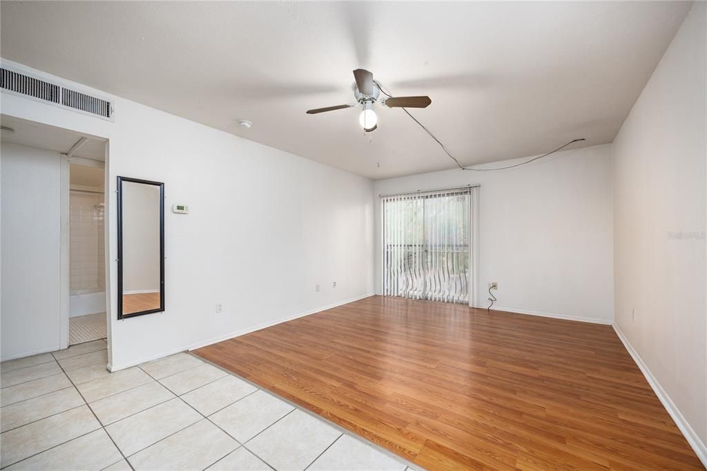 待售: $118,000 (2 贝兹, 1 浴室, 755 平方英尺)