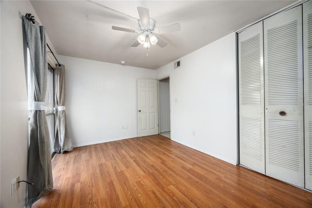 待售: $118,000 (2 贝兹, 1 浴室, 755 平方英尺)