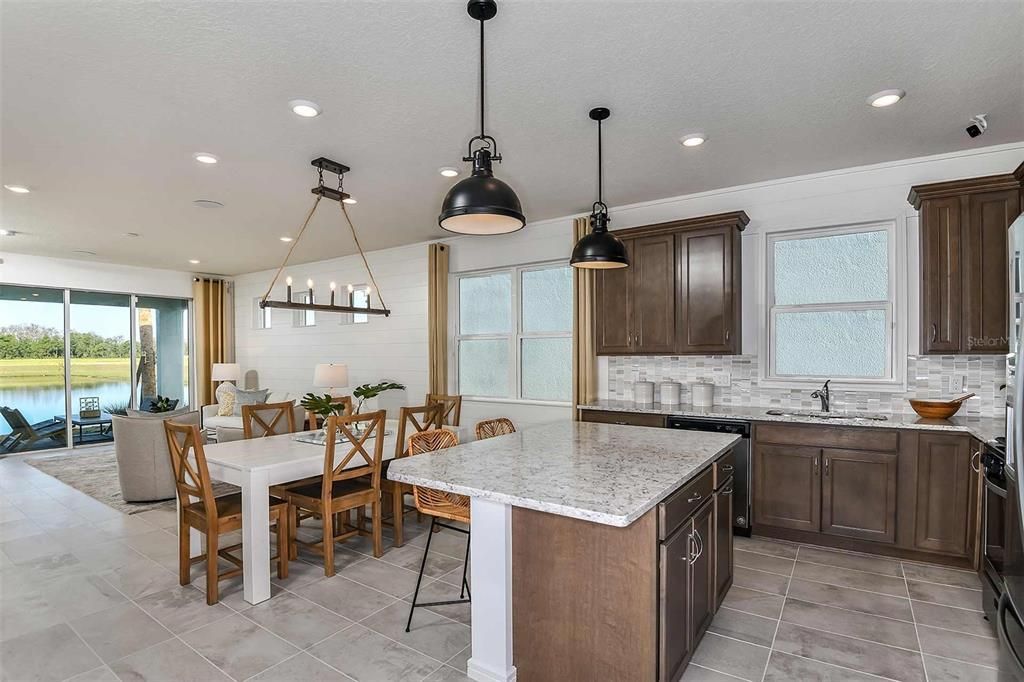 En Venta: $389,376 (2 camas, 2 baños, 1579 Pies cuadrados)