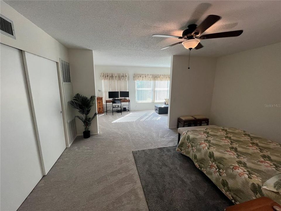 待售: $128,500 (1 贝兹, 1 浴室, 825 平方英尺)