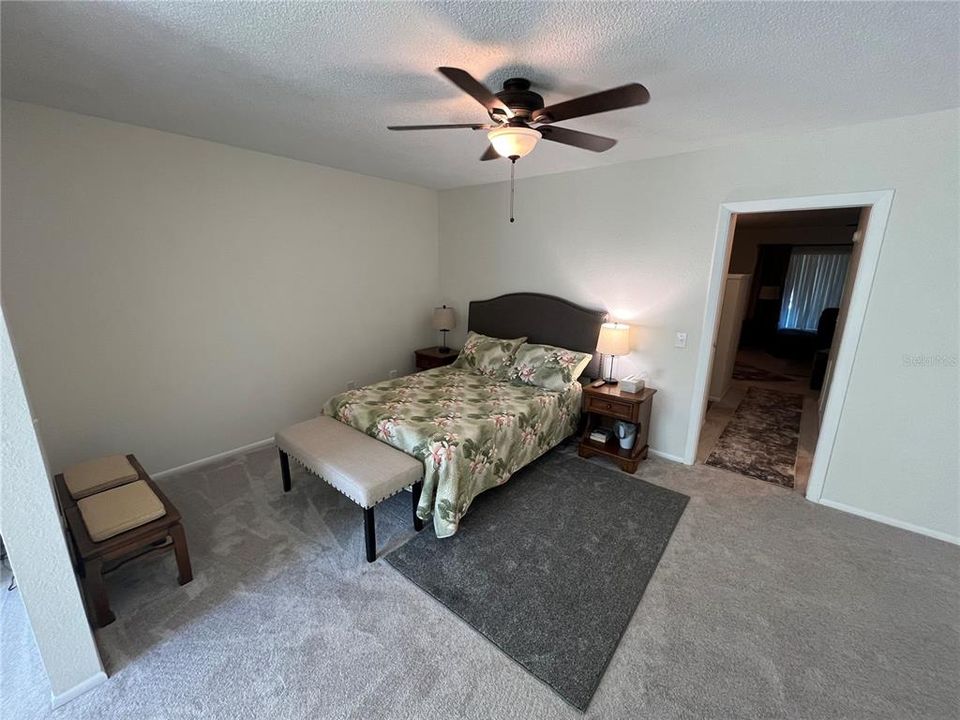 待售: $128,500 (1 贝兹, 1 浴室, 825 平方英尺)