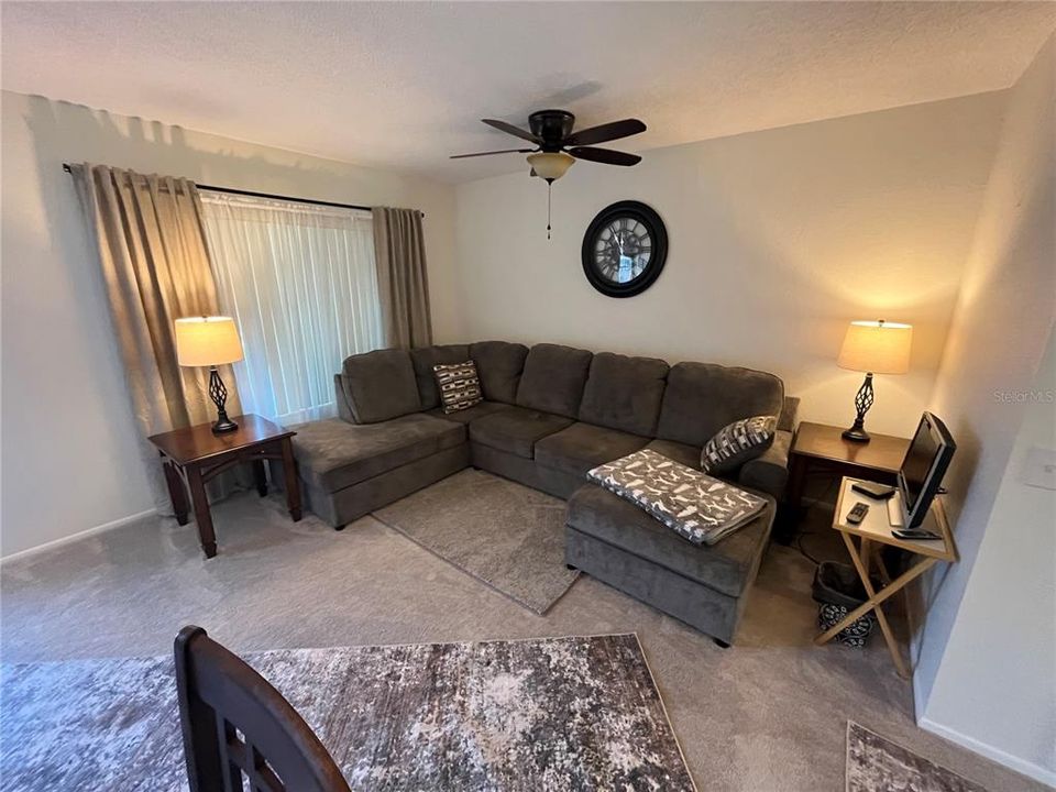 待售: $128,500 (1 贝兹, 1 浴室, 825 平方英尺)