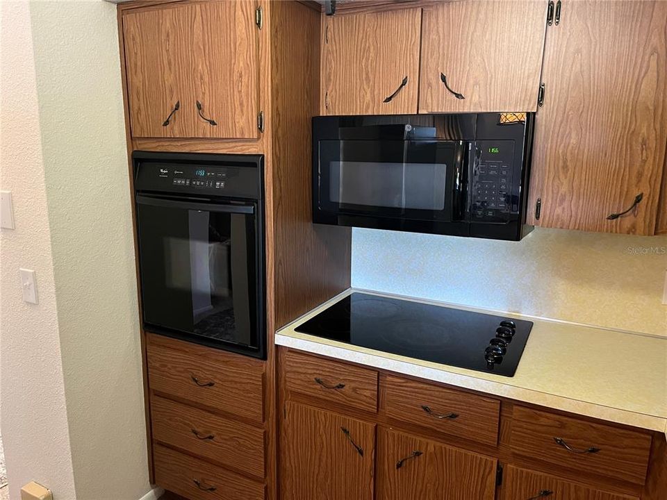 待售: $128,500 (1 贝兹, 1 浴室, 825 平方英尺)