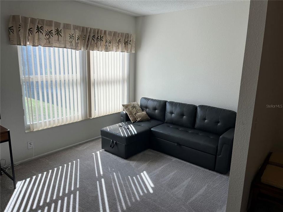 待售: $128,500 (1 贝兹, 1 浴室, 825 平方英尺)