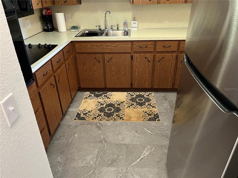 待售: $128,500 (1 贝兹, 1 浴室, 825 平方英尺)