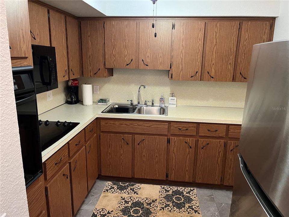 待售: $128,500 (1 贝兹, 1 浴室, 825 平方英尺)