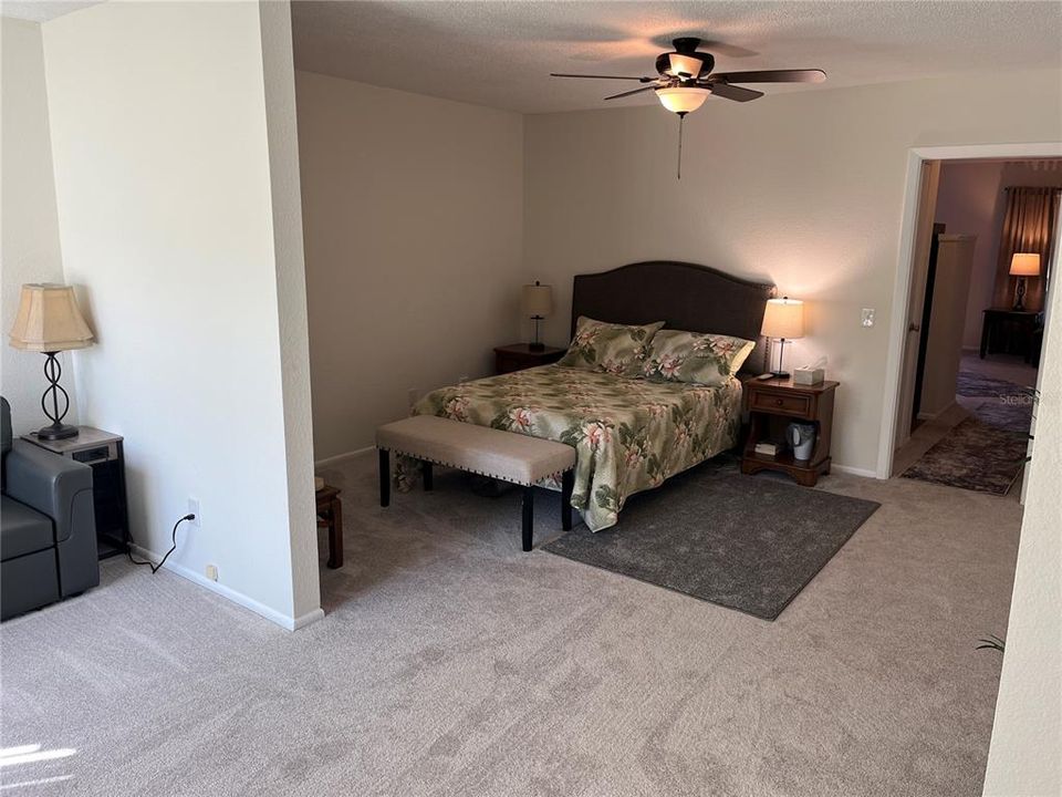 待售: $128,500 (1 贝兹, 1 浴室, 825 平方英尺)