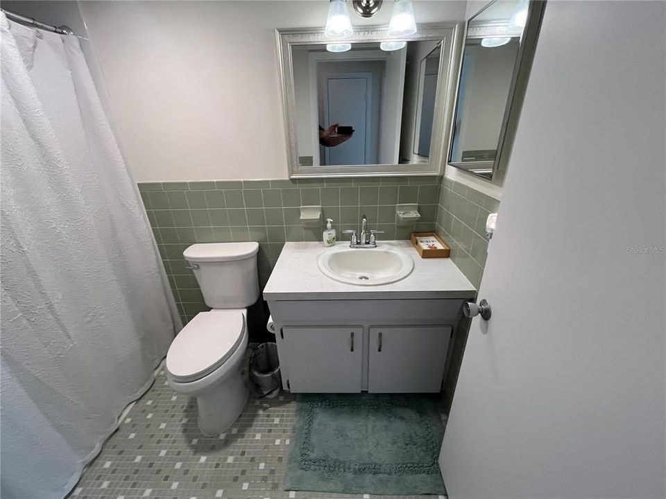 待售: $128,500 (1 贝兹, 1 浴室, 825 平方英尺)