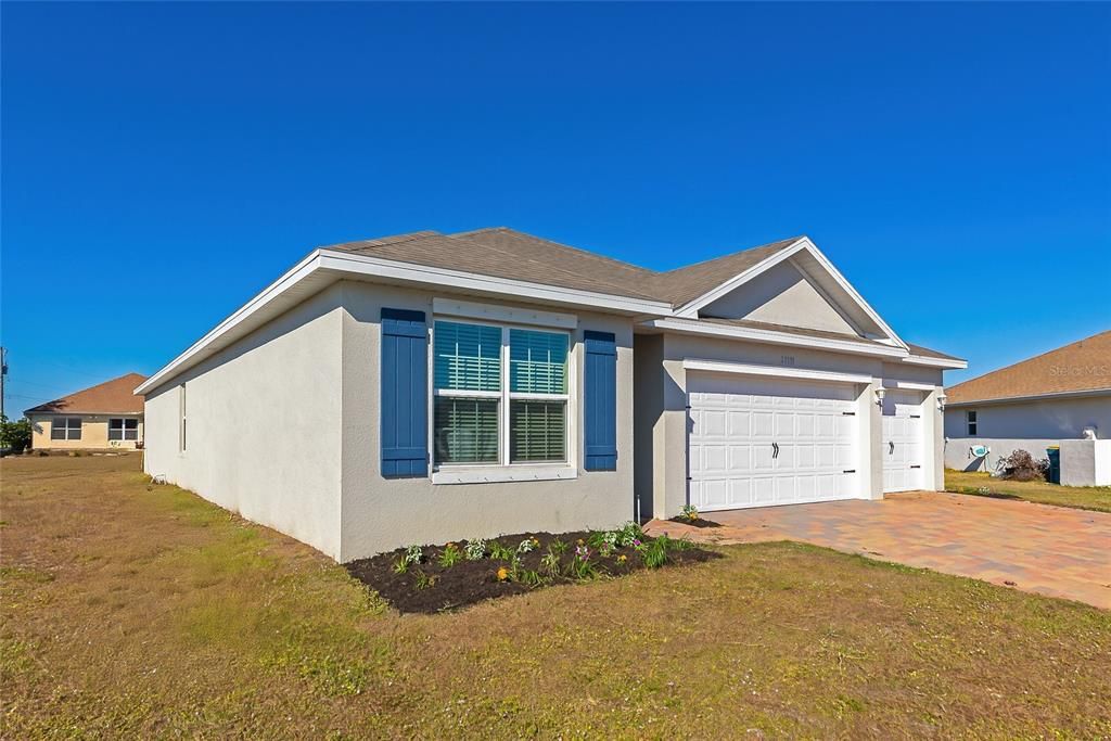 For Sale: $435,000 (4 beds, 3 baths, 2032 Square Feet)