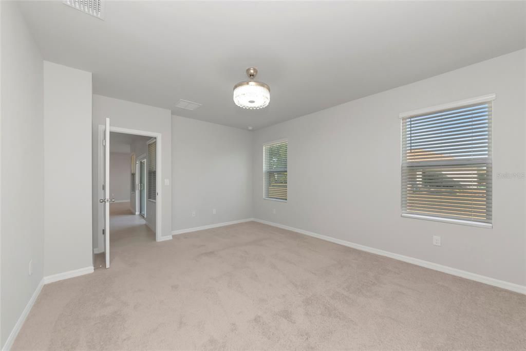 For Sale: $435,000 (4 beds, 3 baths, 2032 Square Feet)