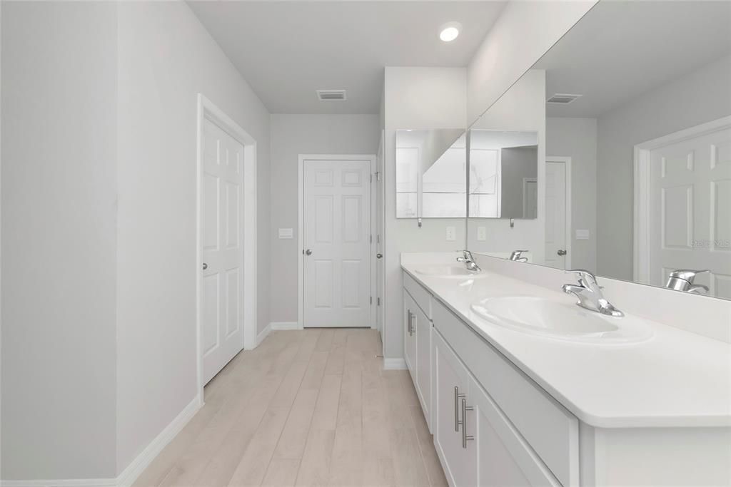 For Sale: $435,000 (4 beds, 3 baths, 2032 Square Feet)