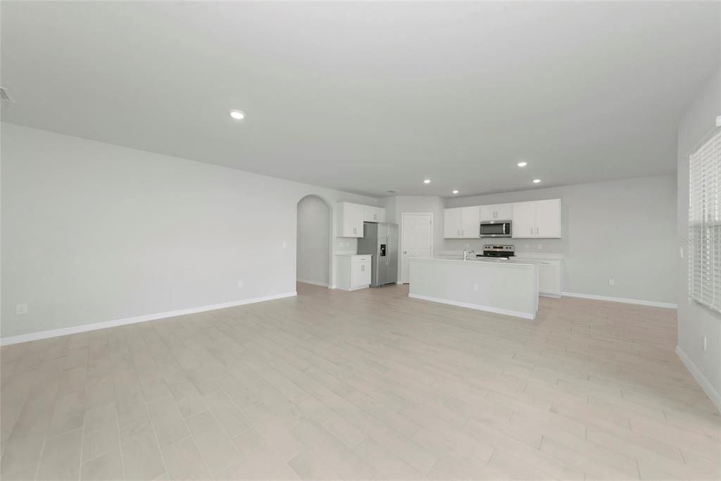 For Sale: $435,000 (4 beds, 3 baths, 2032 Square Feet)