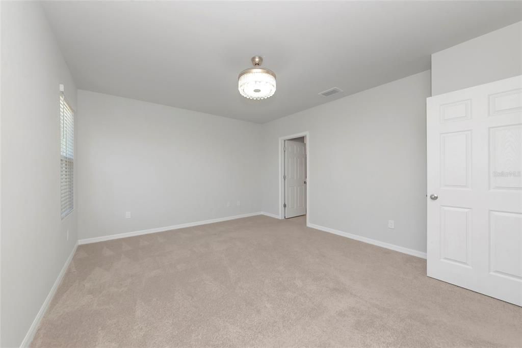 For Sale: $435,000 (4 beds, 3 baths, 2032 Square Feet)