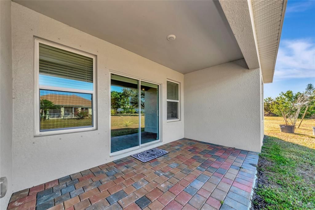 For Sale: $435,000 (4 beds, 3 baths, 2032 Square Feet)