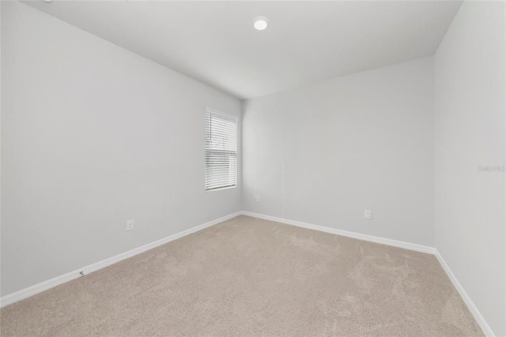 For Sale: $435,000 (4 beds, 3 baths, 2032 Square Feet)