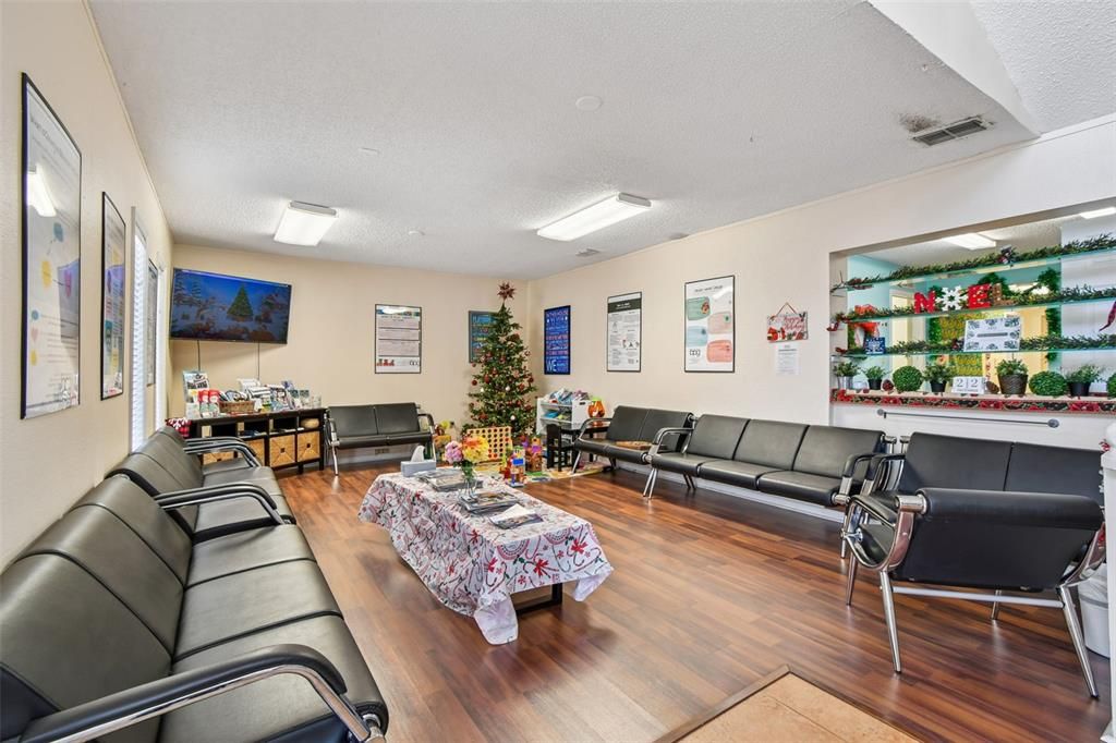 待售: $1,299,000 (0 贝兹, 0 浴室, 3812 平方英尺)