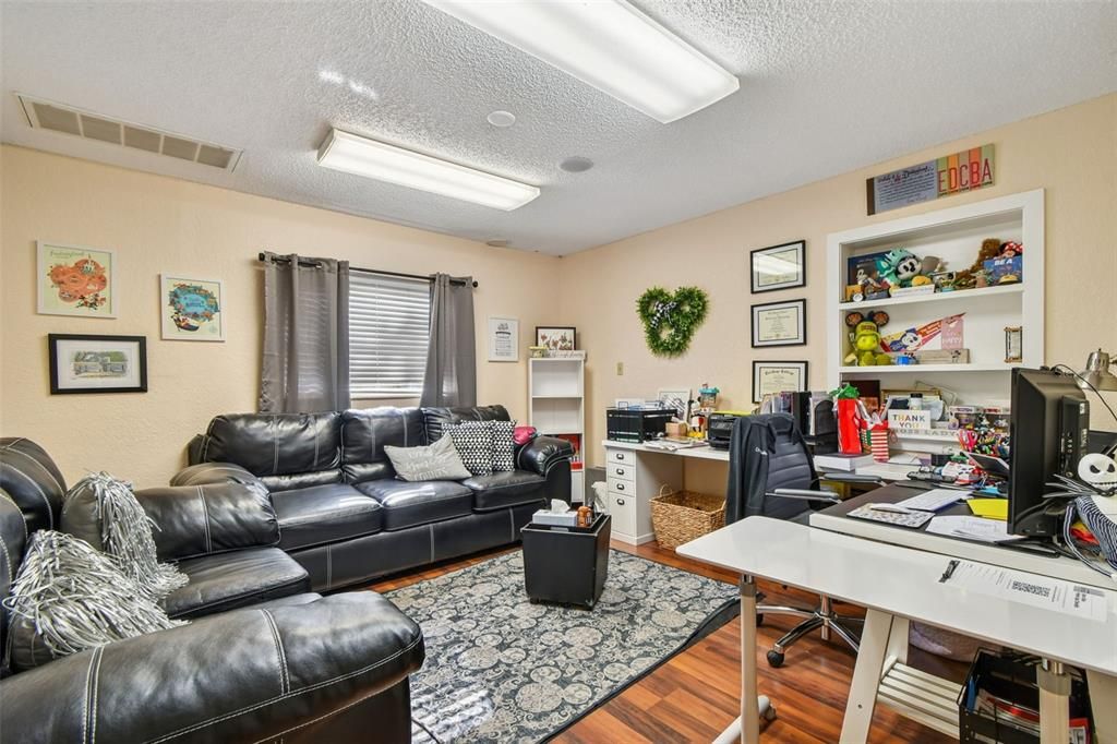 待售: $1,299,000 (0 贝兹, 0 浴室, 3812 平方英尺)