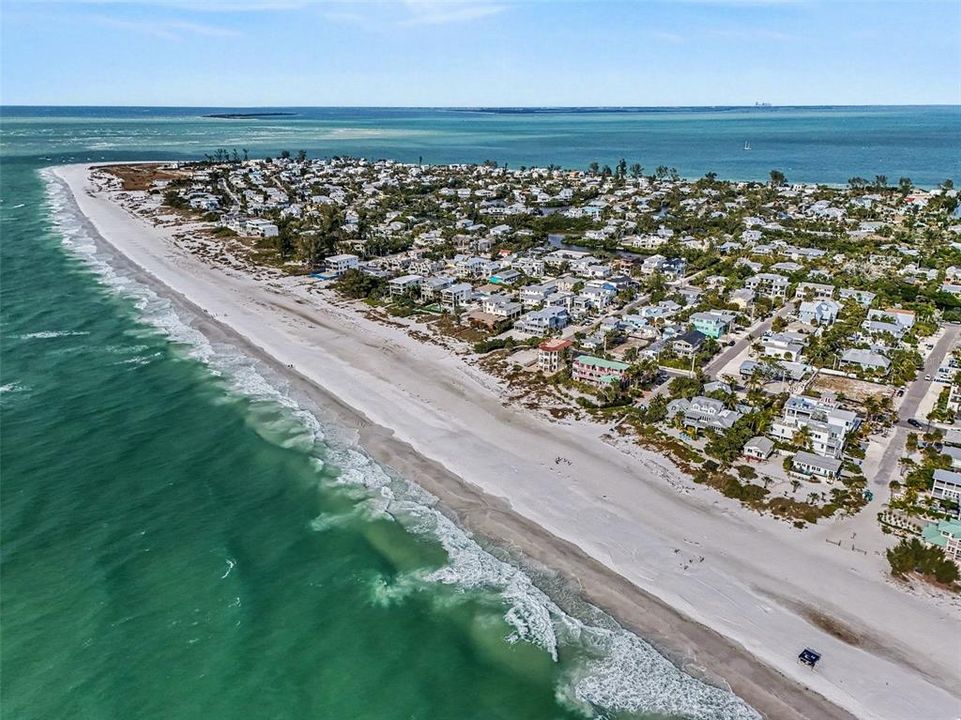 En Venta: $2,790,000 (4 camas, 3 baños, 2368 Pies cuadrados)