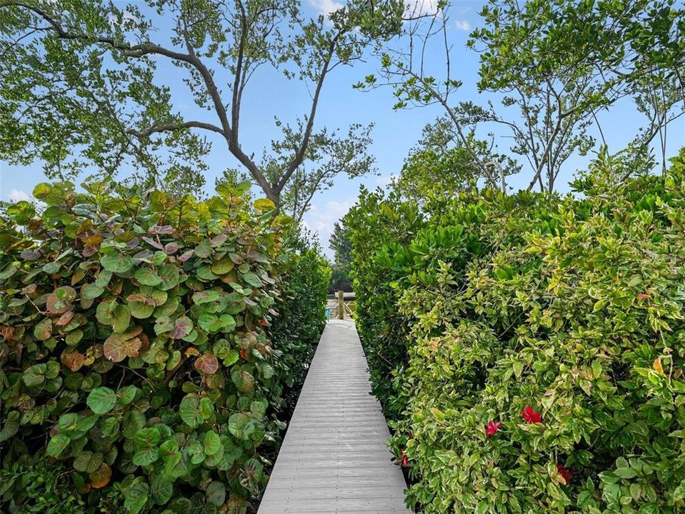 En Venta: $2,790,000 (4 camas, 3 baños, 2368 Pies cuadrados)