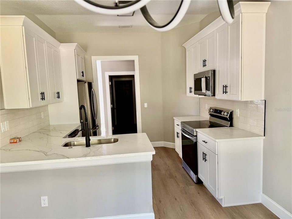 待售: $329,900 (3 贝兹, 2 浴室, 1576 平方英尺)