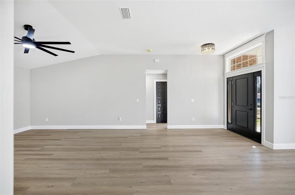 En Venta: $329,900 (3 camas, 2 baños, 1576 Pies cuadrados)