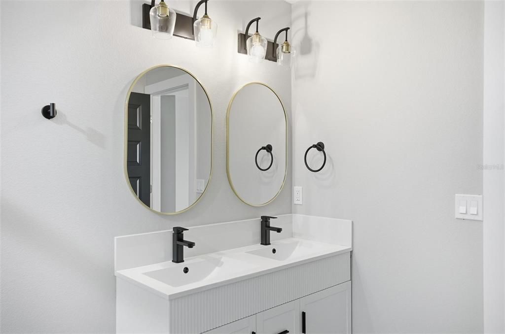 En Venta: $329,900 (3 camas, 2 baños, 1576 Pies cuadrados)