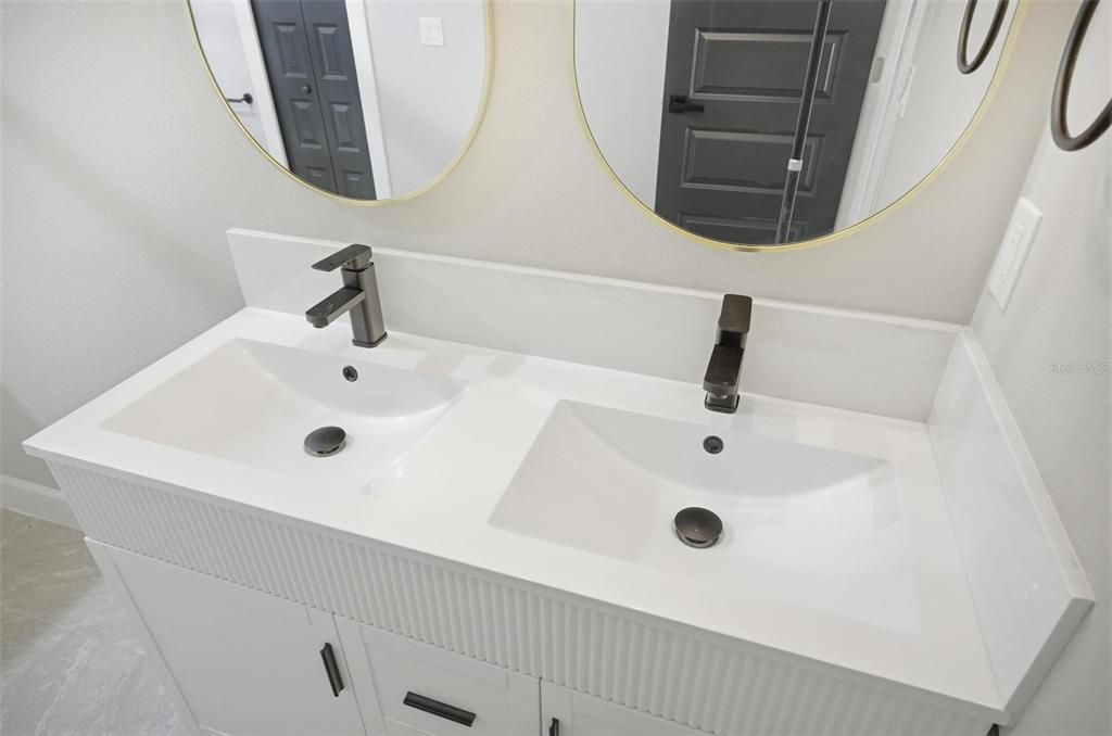 En Venta: $329,900 (3 camas, 2 baños, 1576 Pies cuadrados)