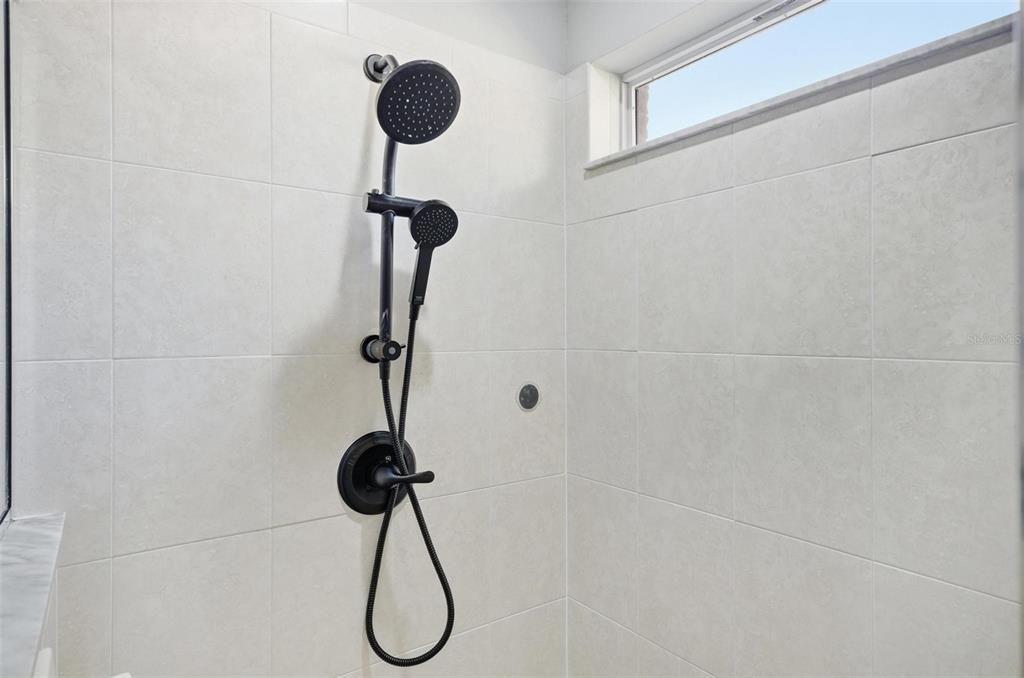 En Venta: $329,900 (3 camas, 2 baños, 1576 Pies cuadrados)