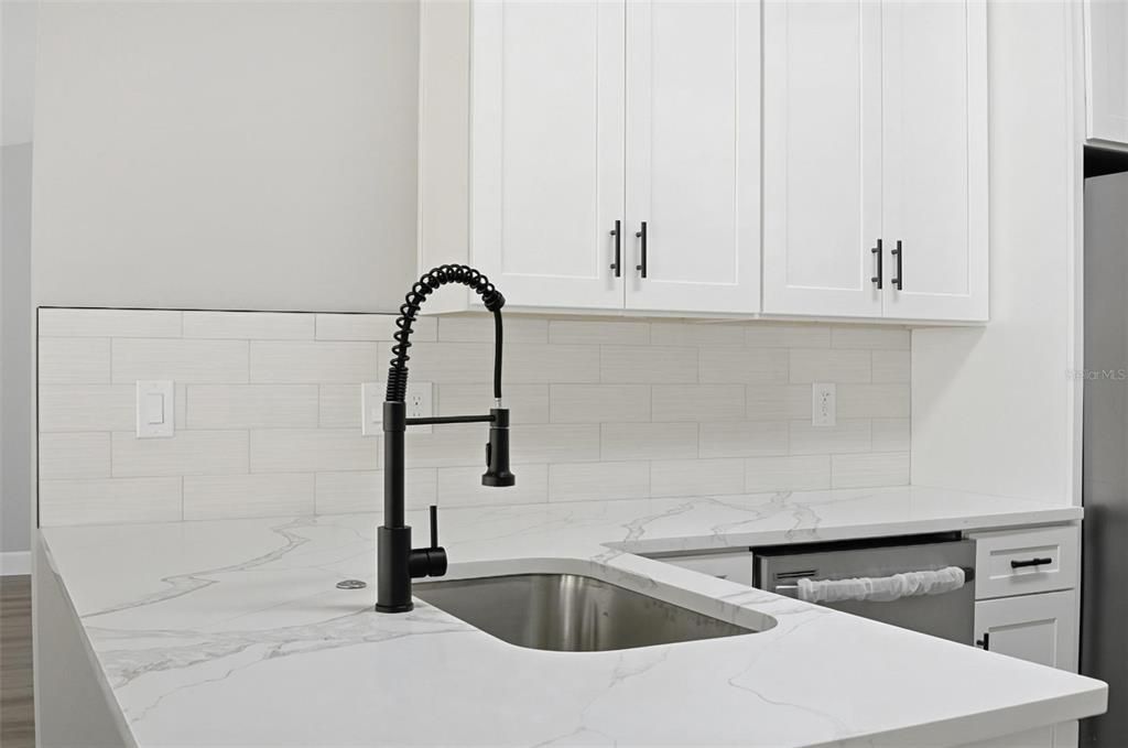 En Venta: $329,900 (3 camas, 2 baños, 1576 Pies cuadrados)