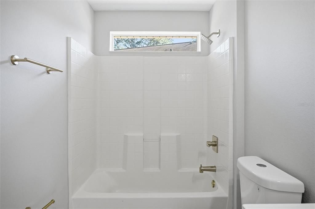 En Venta: $329,900 (3 camas, 2 baños, 1576 Pies cuadrados)